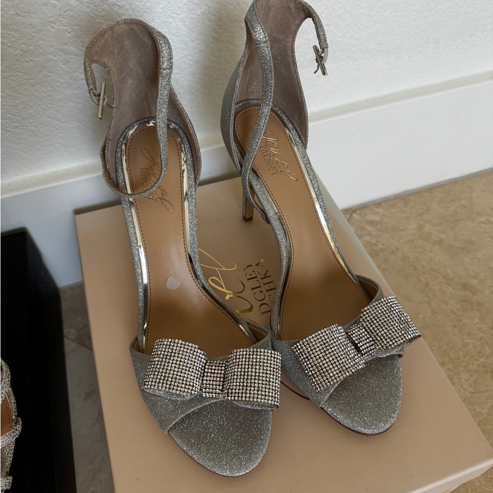 Jewel Badgley Mischka Silver Heeled Sandals with Bow